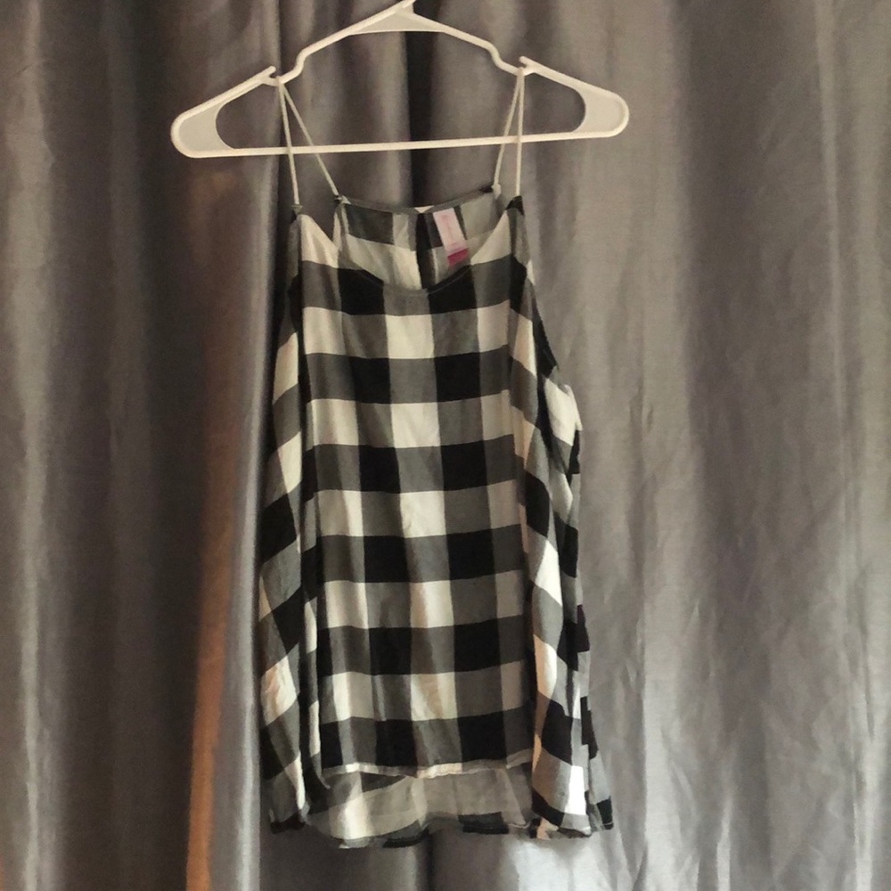 Checkered tank